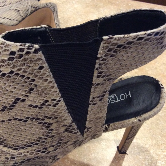 HOTSOLES LONDON REPTILE PRINT PEEP TOE HEELS - Picture 8 of 8